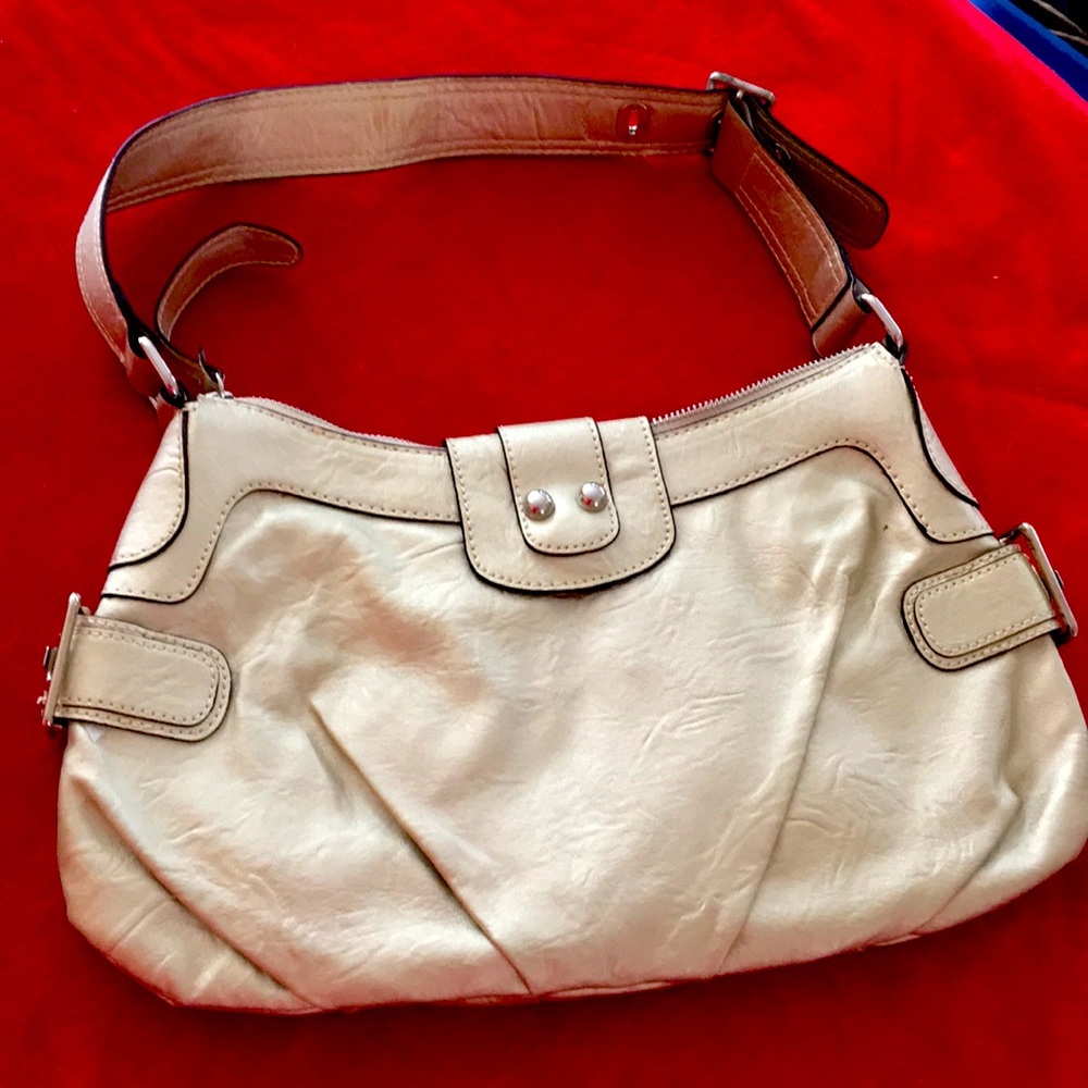 GUESS Designer Purse - Picture 2 of 2